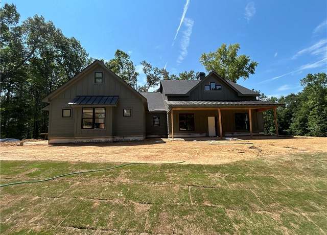 Property at 115 Cliffs Dr, Dalton, GA 30721, 3 beds, 2.5 baths