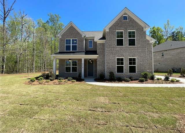 Property at 3019 Fairway Dr, Villa Rica, GA 30180, 5 beds, 3.5 baths