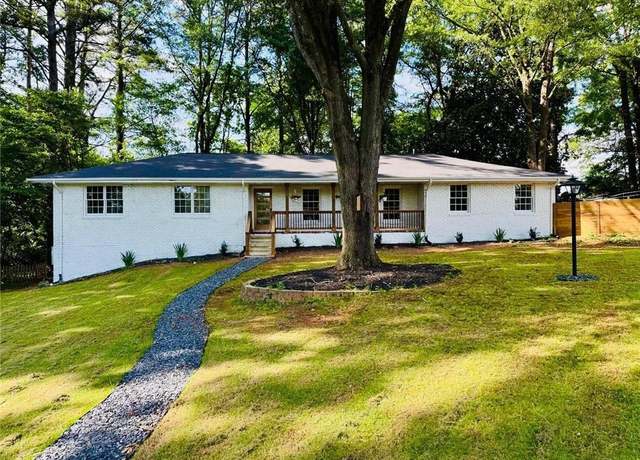 Property at 800 Kiowa Dr NE, Marietta, GA 30060, 4 beds, 3 baths