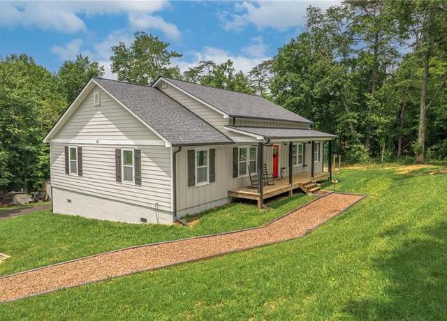 Property at 20 Laurel View Dr, Jasper, GA 30143, 3 beds, 2 baths
