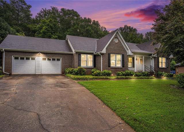 Property at 610 Camary Ct SE, Conyers, GA 30094, 3 beds, 2 baths