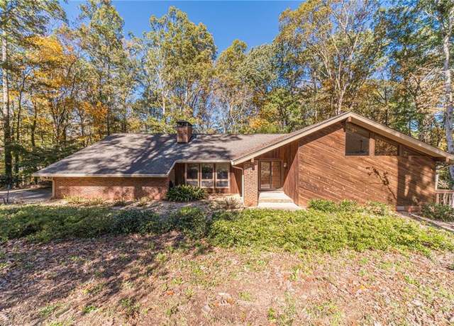 Property at 2612 Country Club Dr SE, Conyers, GA 30013, 4 beds, 3 baths