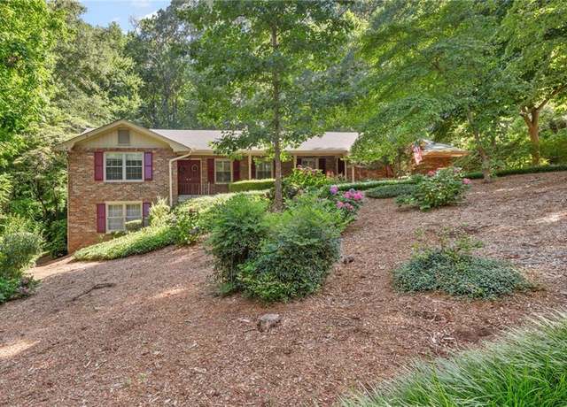 Property at 325 Knoll Woods Dr, Roswell, GA 30075, 3 beds, 2 baths