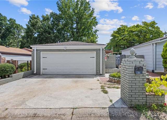 Property at 935 Bobcat Ct SE, Marietta, GA 30067, 3 beds, 2 baths