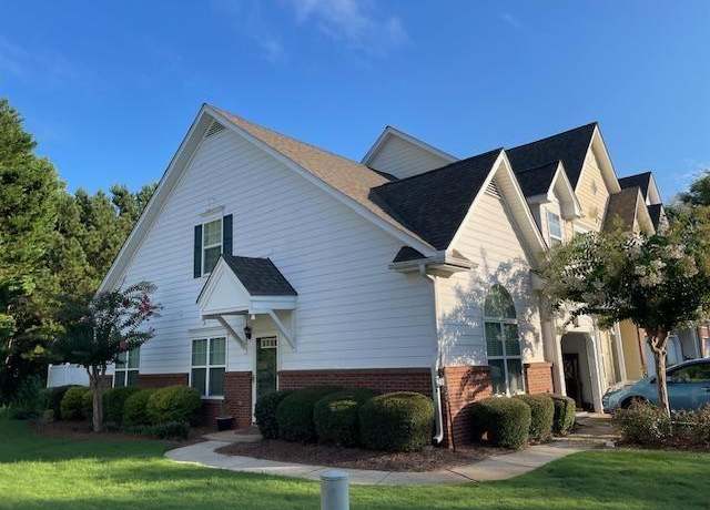 Property at 941 Pike Forest Dr, Lawrenceville, GA 30045, 2 beds, 2.5 baths