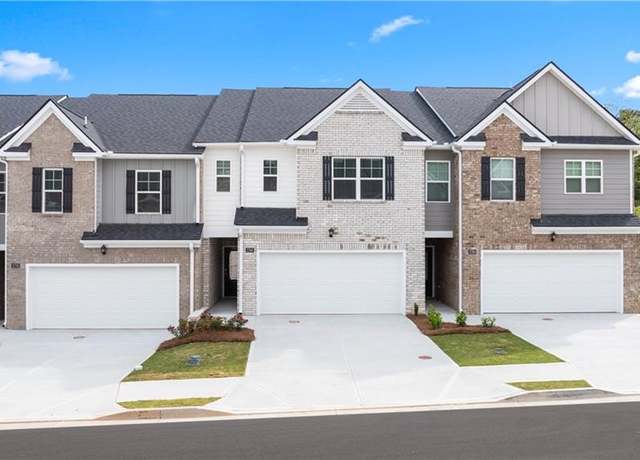 Property at 305 Silver Moon Dr, Loganville, GA 30052, 3 beds, 2.5 baths