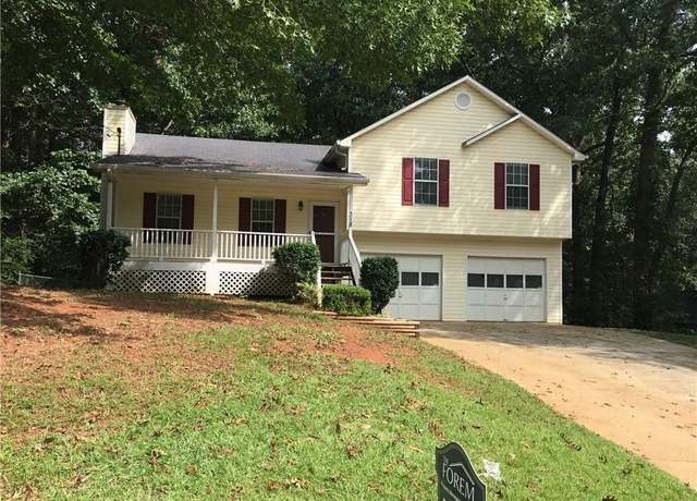 Property at 318 Bakers Bridge Cir, Douglasville, GA 30134, 3 beds, 2 baths