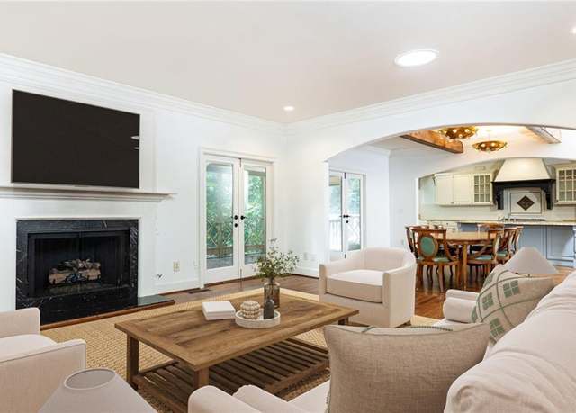 Property at 2966 Waverly Ct SE, Atlanta, GA 30339, 5 beds, 4.5 baths