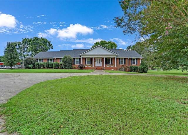 Property at 3400 N Sharon Church Rd N, Loganville, GA 30052, 3 beds, 2.5 baths