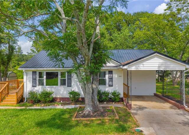 Property at 266 Randall St, Lavonia, GA 30553, 2 beds, 2 baths