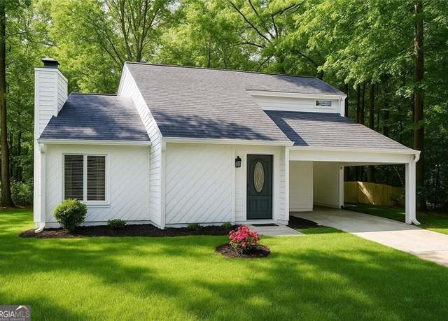 Property at 215 Carmichael Rd, Woodstock, GA 30189, 4 beds, 2.5 baths