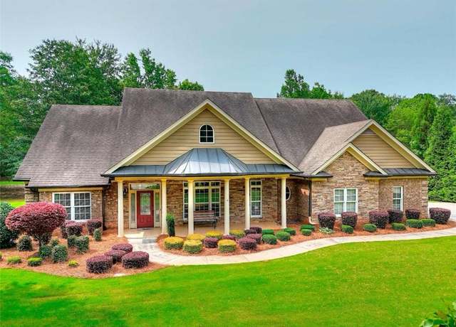 Property at 1404 Charleston Ave, Monroe, GA 30656, 3 beds, 2.5 baths