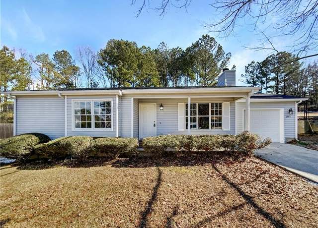 Property at 2845 Robinson Wood Dr, Riverdale, GA 30296, 3 beds, 2 baths