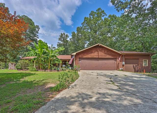 Property at 3111 Poplar Springs Dr, Gainesville, GA 30507, 3 beds, 2 baths