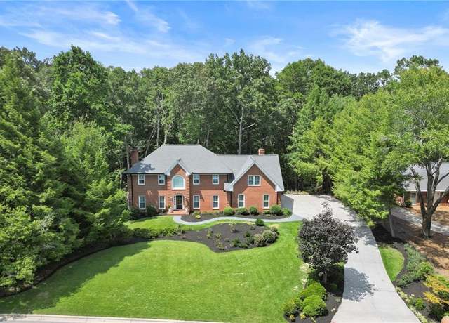 Property at 12010 Brookfield Club Dr, Roswell, GA 30075, 5 beds, 4.5 baths