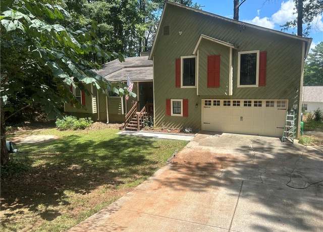 Property at 651 Charing Cross Dr, Marietta, GA 30066, 5 beds, 3 baths