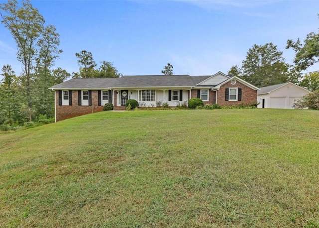 Property at 24 Briar Ridge Rd, Newnan, GA 30263, 3 beds, 2 baths