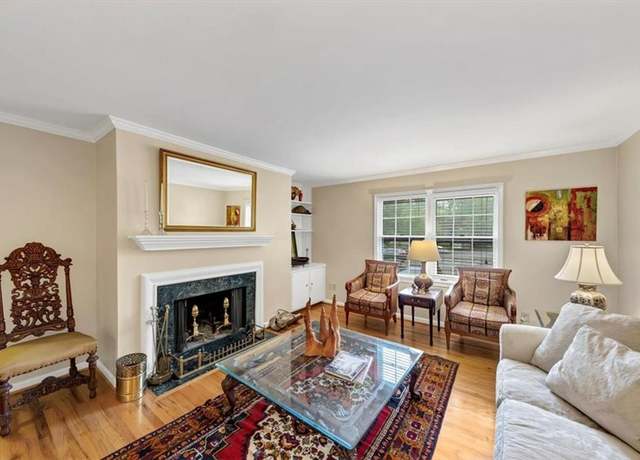 Property at 30 Chaumont Sq NW, Atlanta, GA 30327, 3 beds, 2 baths