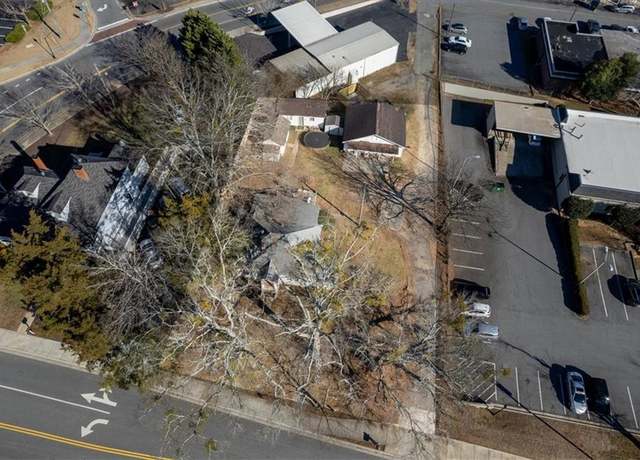 Property at 2930 Dallas St NW, Kennesaw, GA 30144, 5 beds, 3 baths