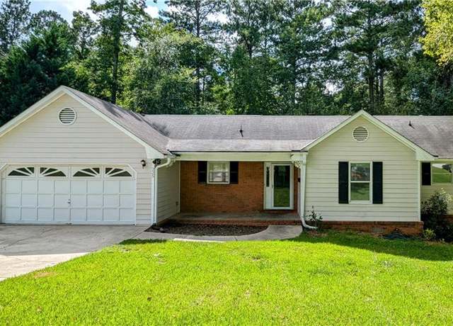 Property at 225 Hillandale Dr, Stockbridge, GA 30281, 3 beds, 2 baths