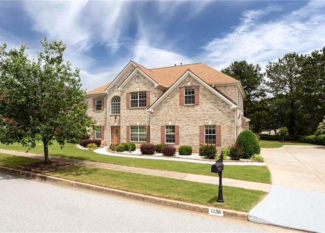 Property at 1236 Saxony Dr SE, Conyers, GA 30013, 5 beds, 3 baths