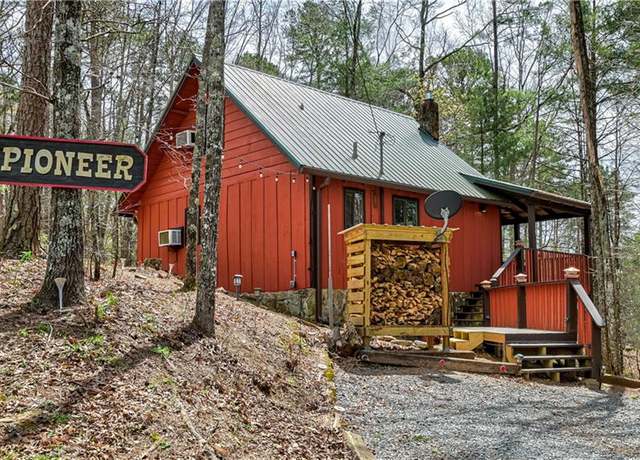 Property at 30 Cheyenne Trl, Blue Ridge, GA 30513, 2 beds, 1.5 baths