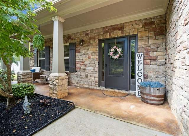 Property at 311 Lake Vista Dr, Jefferson, GA 30549, 4 beds, 3.5 baths