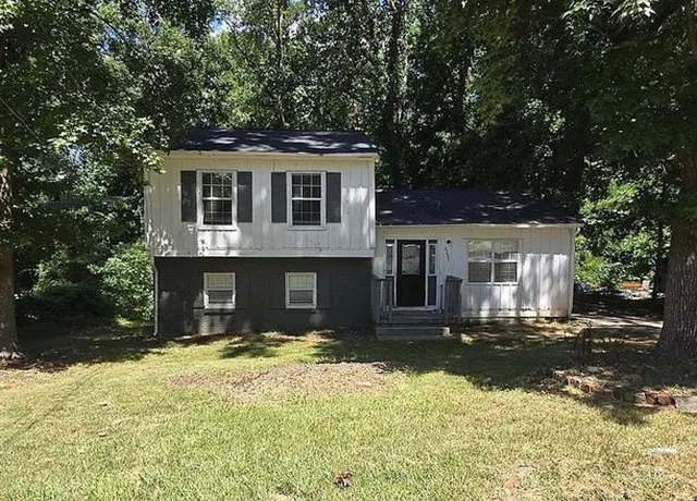 Property at 6233 Bermuda St, Forest Park, GA 30297, 4 beds, 2 baths