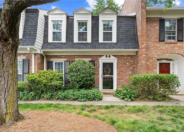 Property at 5 Newport Pl NW, Atlanta, GA 30318, 2 beds, 2.5 baths
