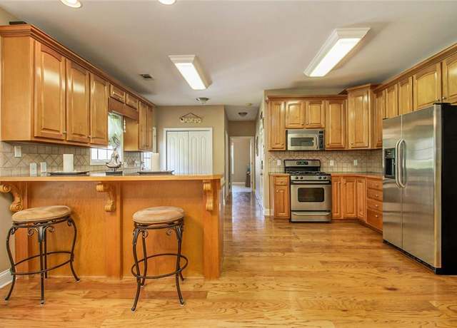 Property at 4765 Smokestone Dr, Douglasville, GA 30135, 5 beds, 3 baths