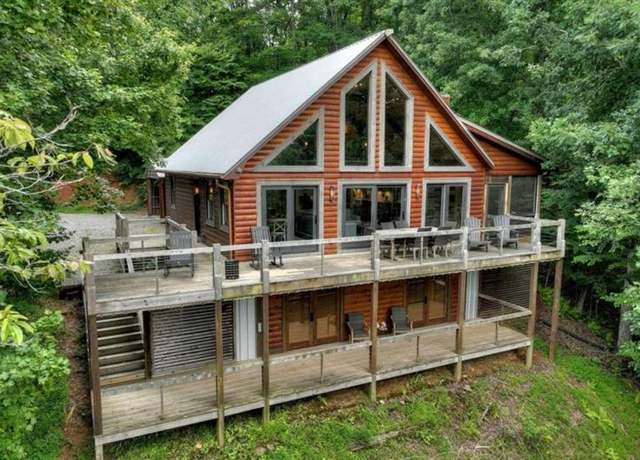 Property at 190 Toccoa Heights Rd, Blue Ridge, GA 30513, 4 beds, 3 baths