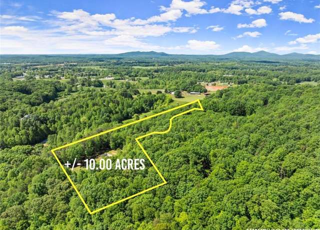 Property at 238 Ostrich Dr, Cleveland, GA 30528