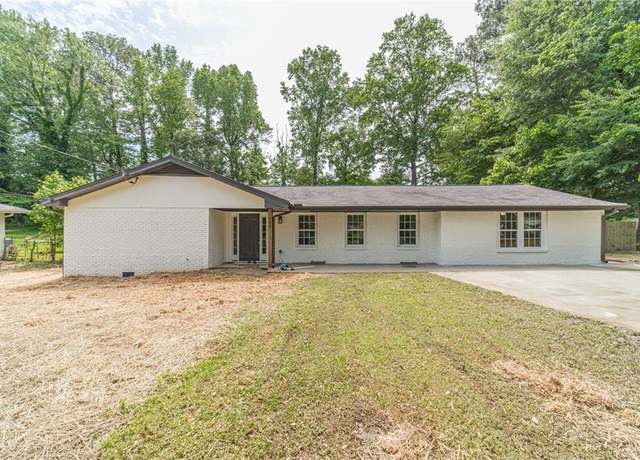 Property at 703 Alvis Ln, Norcross, GA 30093, 5 beds, 3 baths
