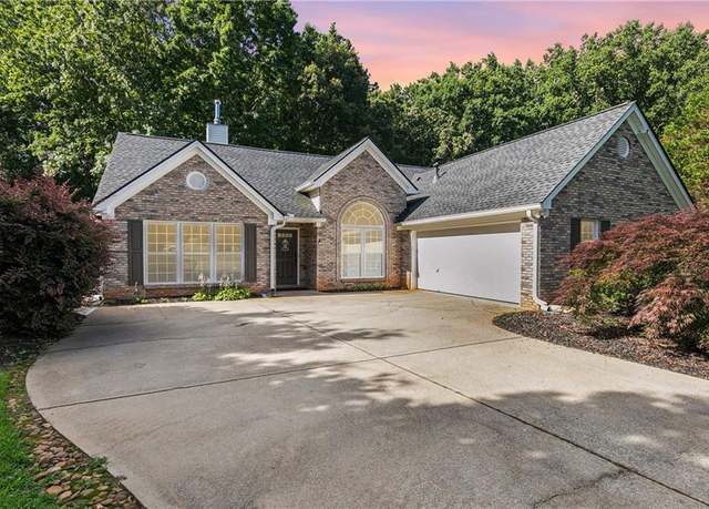 Property at 7140 Timberbrooke Dr, Gainesville, GA 30506, 3 beds, 2 baths