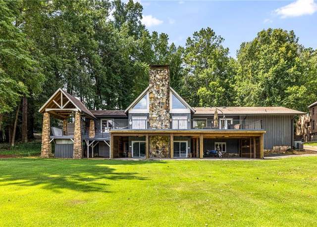 Property at 2202 Emerald Dr, Jonesboro, GA 30236, 3 beds, 3.5 baths