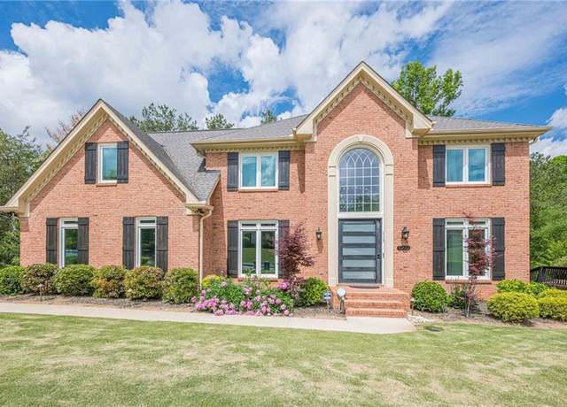 Property at 10610 Kingsmark Trl, Alpharetta, GA 30022, 6 beds, 4.5 baths