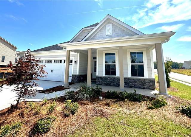 Property at 112 Kerr Dr, Hoschton, GA 30548, 3 beds, 2 baths