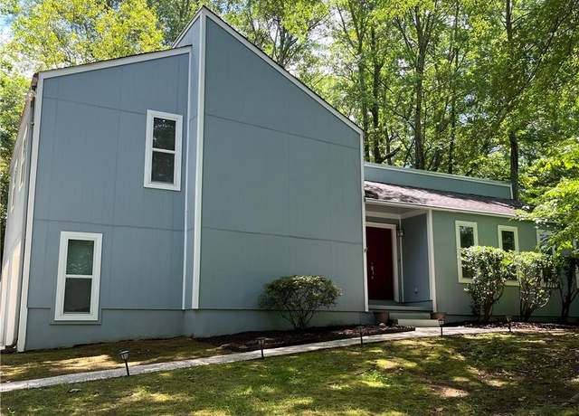 Property at 3262 Bluff Rd, Marietta, GA 30062, 3 beds, 2 baths
