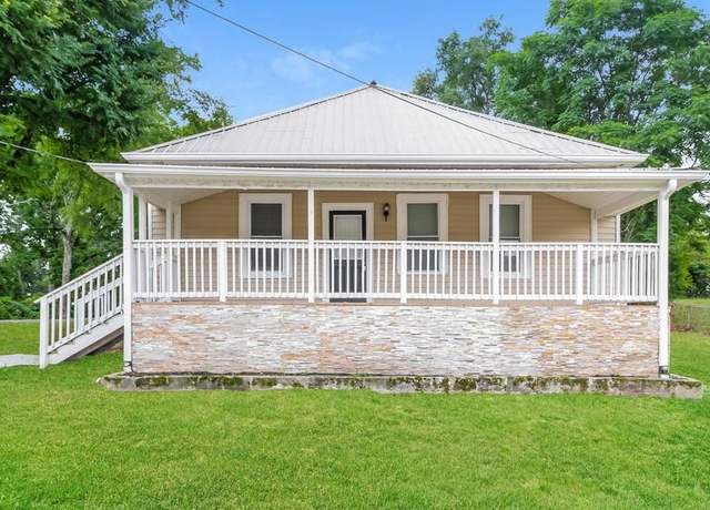 Property at 1847 New St NE, Conyers, GA 30012, 3 beds, 2 baths
