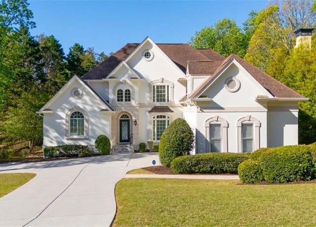 Property at 5685 Commons Ln, Alpharetta, GA 30005, 5 beds, 4.5 baths