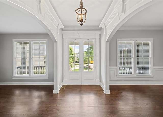 Property at 4035 Pinebrook Cir, Cumming, GA 30028, 6 beds, 5 baths