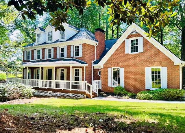 Property at 894 Oak Rd, Lawrenceville, GA 30044, 5 beds, 3.5 baths