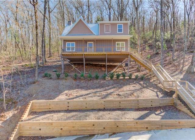 Property at 947 King Mountain Dr, Clayton, GA 30525, 3 beds, 2.5 baths