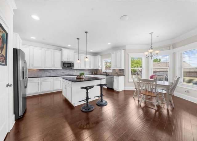 Property at 5950 Hidden Ridge Ct, Cumming, GA 30028, 5 beds, 3.5 baths