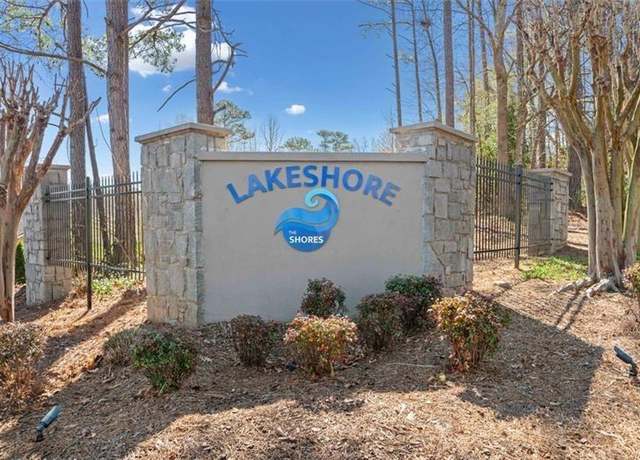 Property at 826 Shore Dr, Lithonia, GA 30058, 3 beds, 2.5 baths