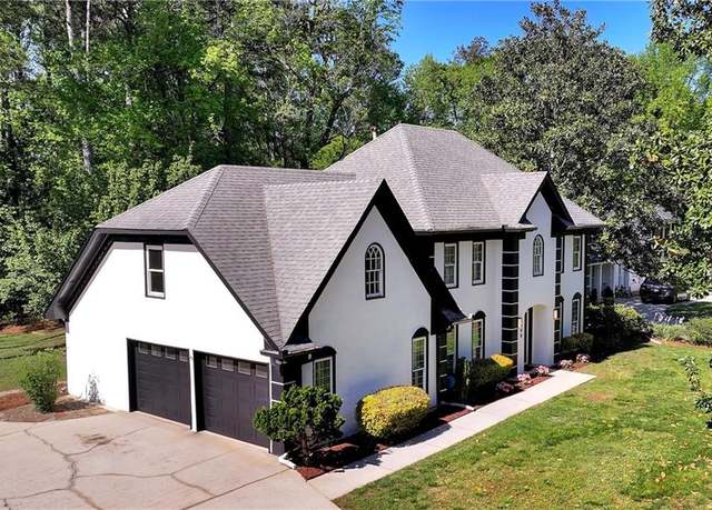 Property at 2648 Kenwood Dr, Duluth, GA 30096, 5 beds, 2.5 baths