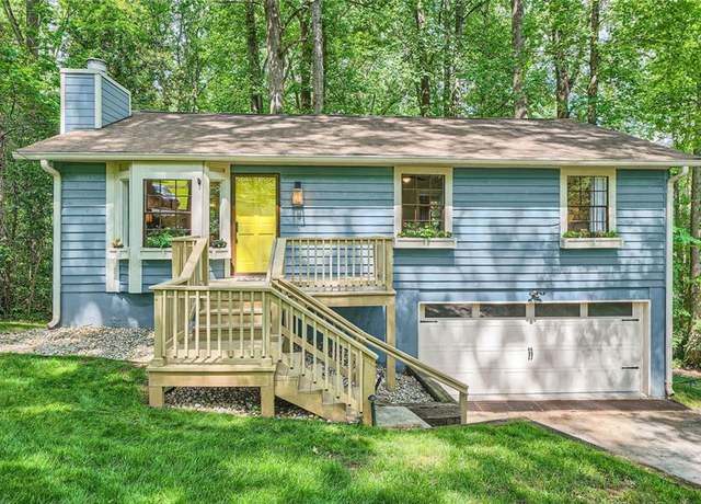 Property at 2336 Vistamont Dr, Decatur, GA 30033, 3 beds, 2 baths