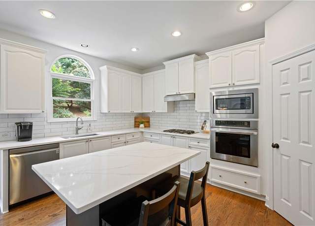 Property at 4108 Wyndam Hill Dr, Suwanee, GA 30024, 5 beds, 4.5 baths