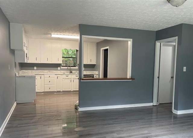 Property at 1290 White Oak Dr, Athens, GA 30606, 4 beds, 2 baths