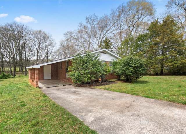 Property at 31 Mill St, Cave Spring, GA 30124, 3 beds, 1 bath